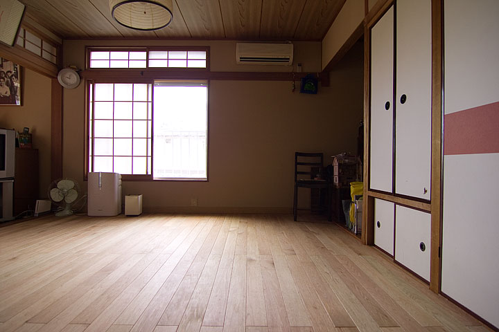 90mm幅・節なし・一枚物　無垢フローリング施工例 〔No.2〕