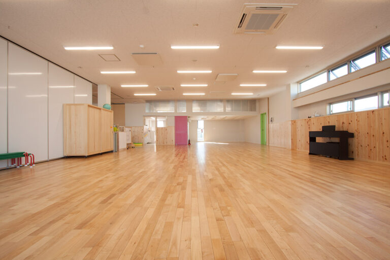 75mm幅・UNI・小節・ウレタン塗装　無垢フローリング施工例 〔No.17〕