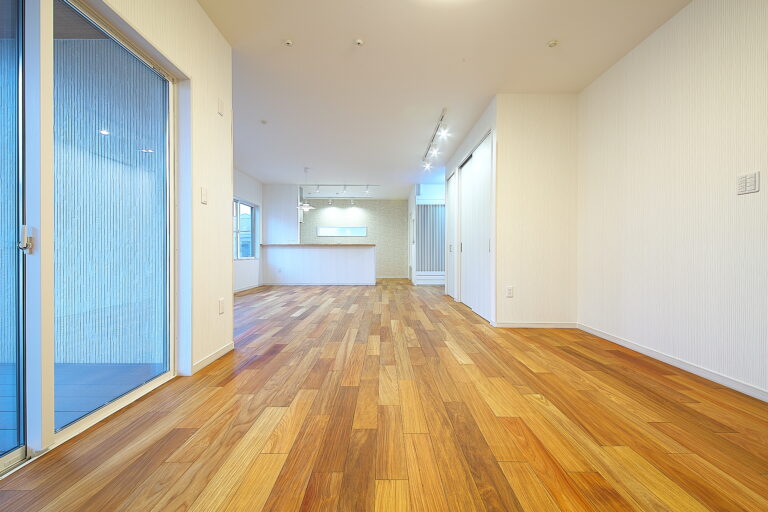 幅広120mm・乱尺　無垢フローリング施工事例〔No.1〕